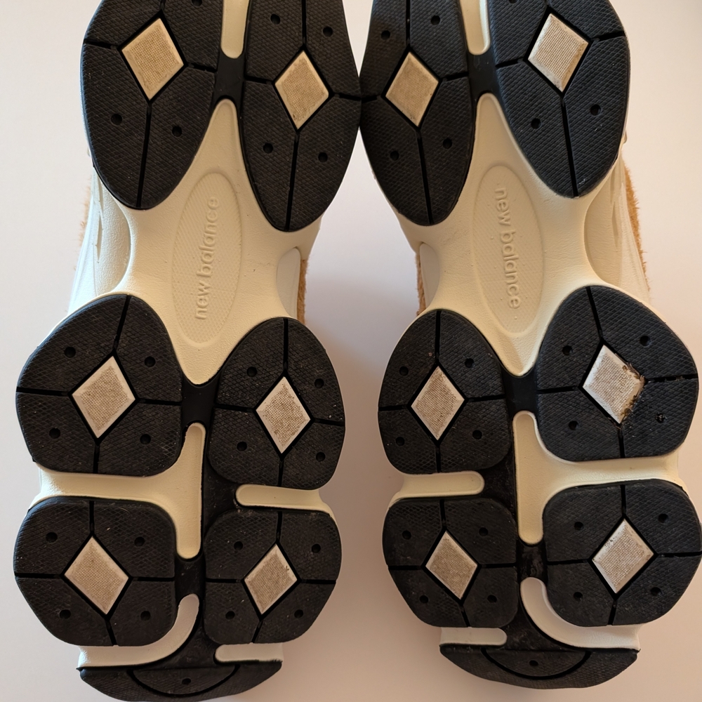 New Balance Men's 9060! - Picture 5 of 5